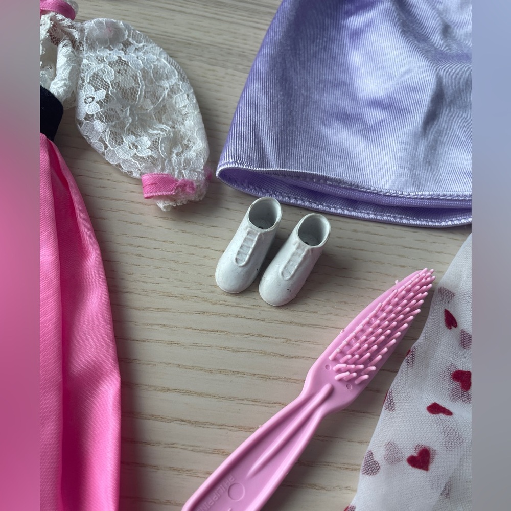 Vintage Barbie Clothes Bundle (80s–90s) – Great Condition - Picture 12 of 15